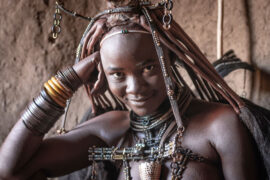 Hübsches Himba Mädchen im Kaokoveld. Namibia